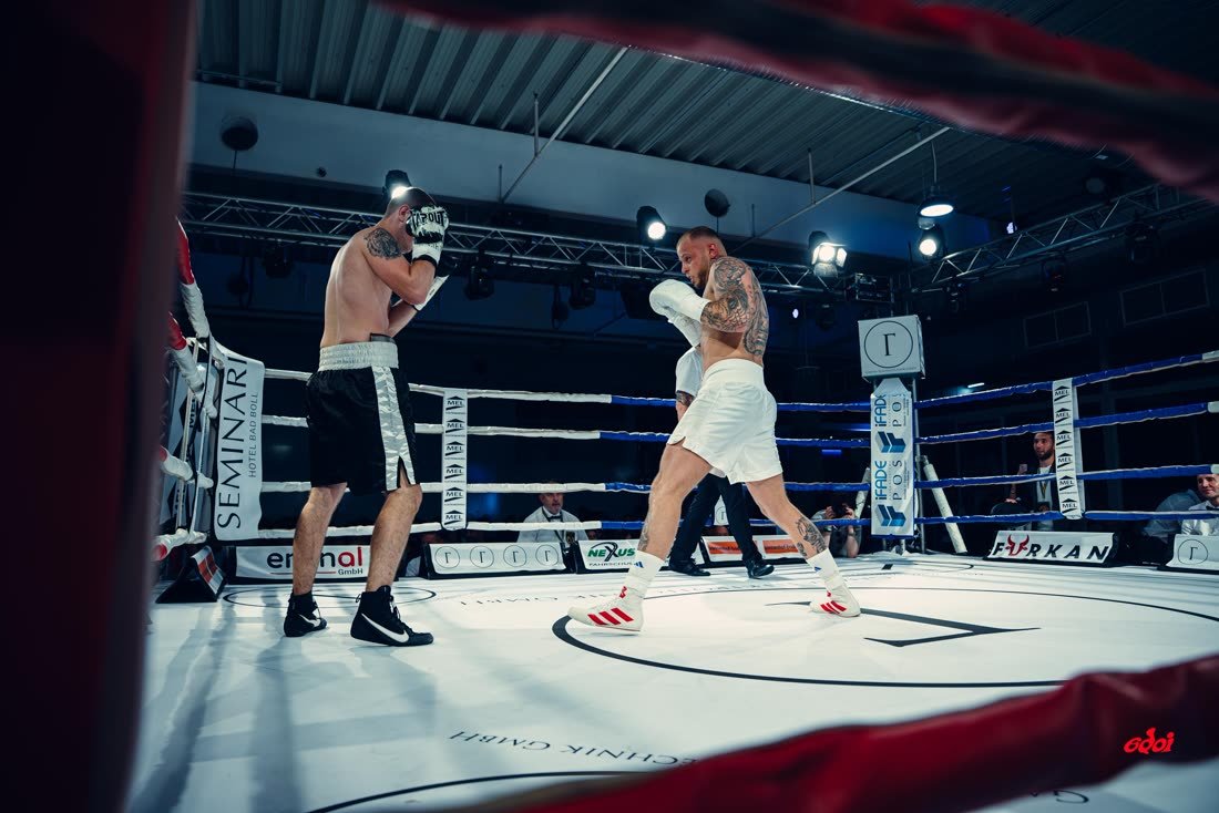 Hannes Brune im Profikampf – Blick in den Ring