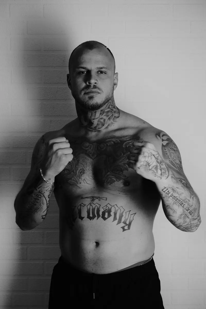 Hannes Brune in Kampfhaltung — Fight-Camp-Shooting 2026